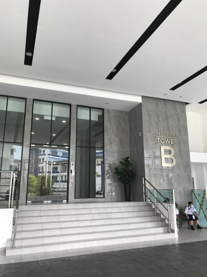 Homestay Sks Apartment Larkin ยะโฮร์บาห์รู ภายนอก รูปภาพ