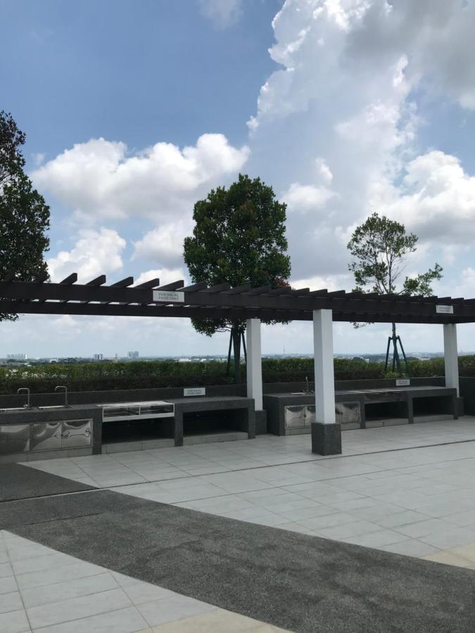 Homestay Sks Apartment Larkin ยะโฮร์บาห์รู ภายนอก รูปภาพ