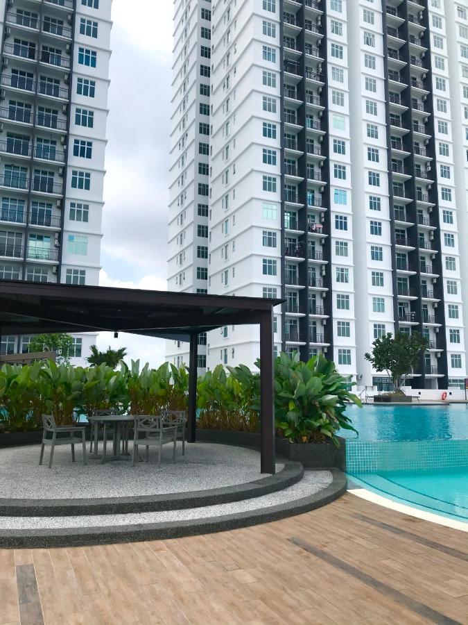 Homestay Sks Apartment Larkin ยะโฮร์บาห์รู ภายนอก รูปภาพ
