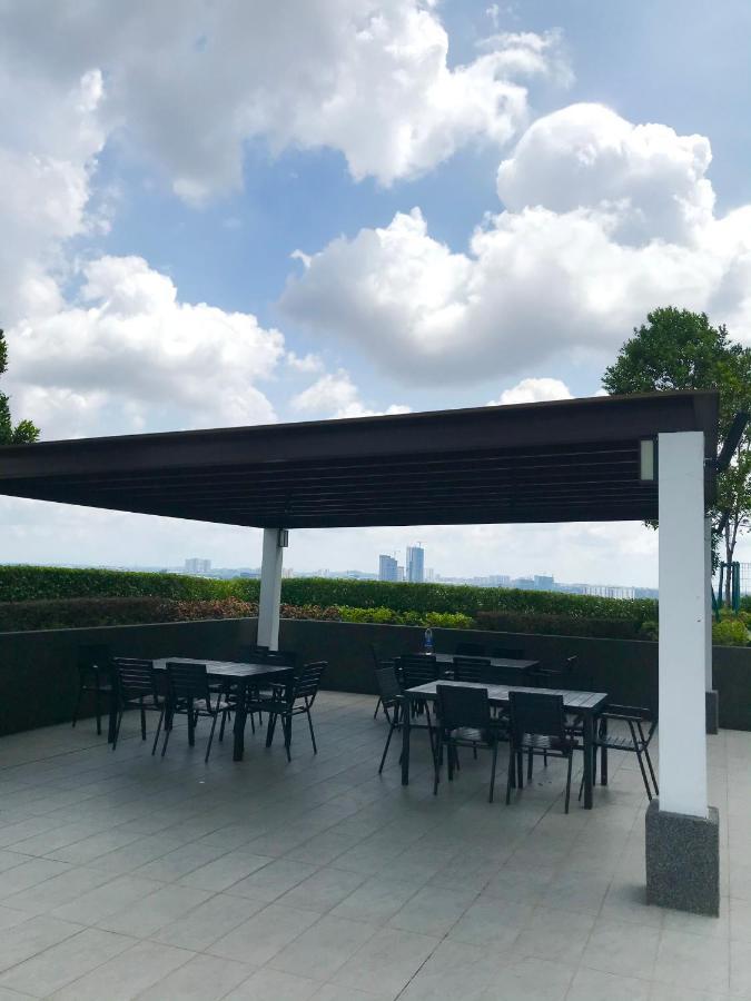 Homestay Sks Apartment Larkin ยะโฮร์บาห์รู ภายนอก รูปภาพ